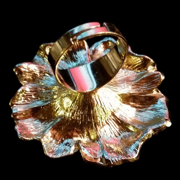 Blooming Cream Enamel & Rhinestone Flower Adj Ring - Picture 6 of 8